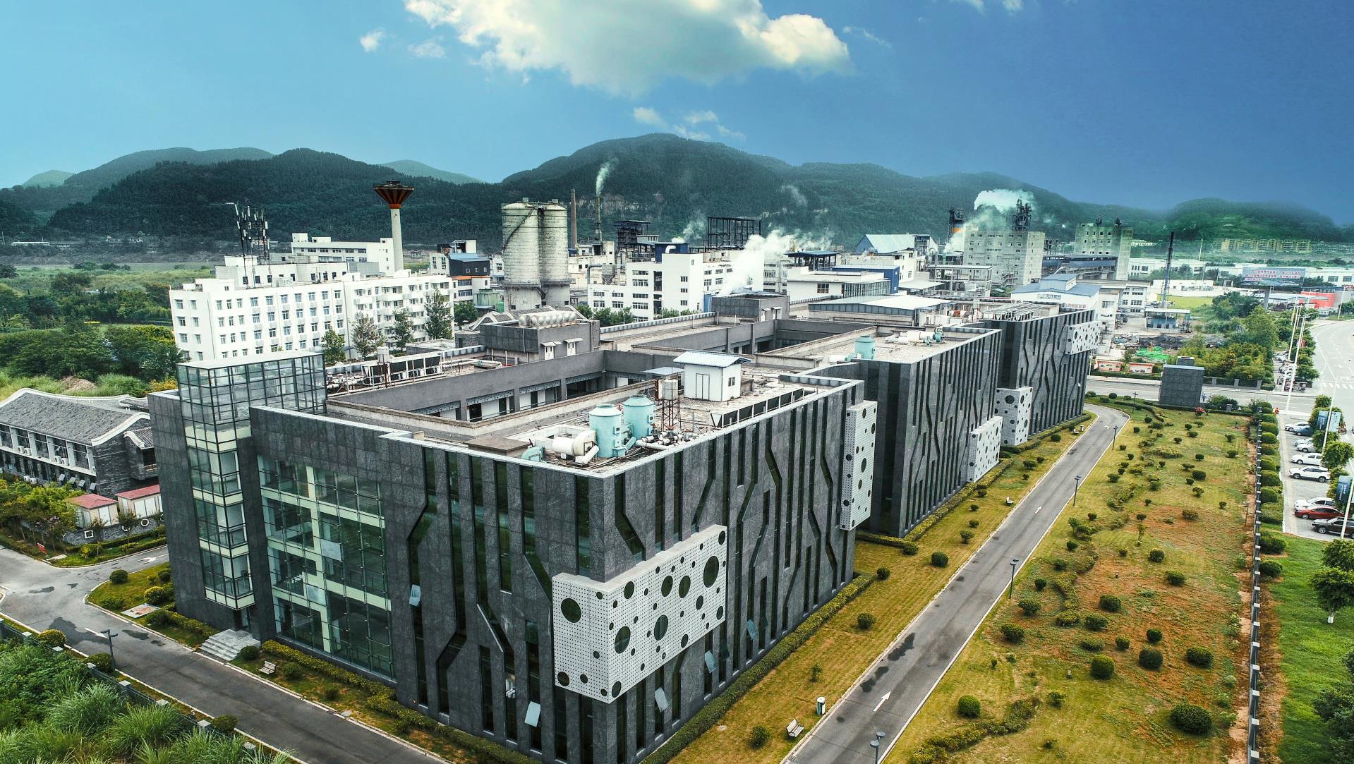 四川省委组织部部长于立军莅临射洪008PG国际参观调研